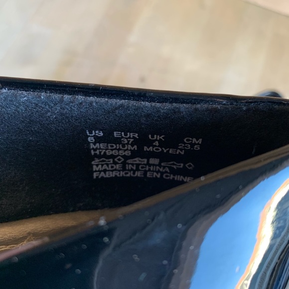 Soft Style women’s pump. - Picture 4 of 5